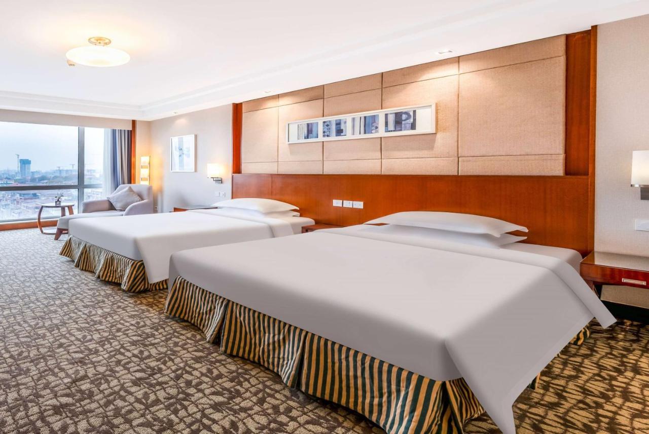 Hotel Ramada Beijing North Changping Esterno foto